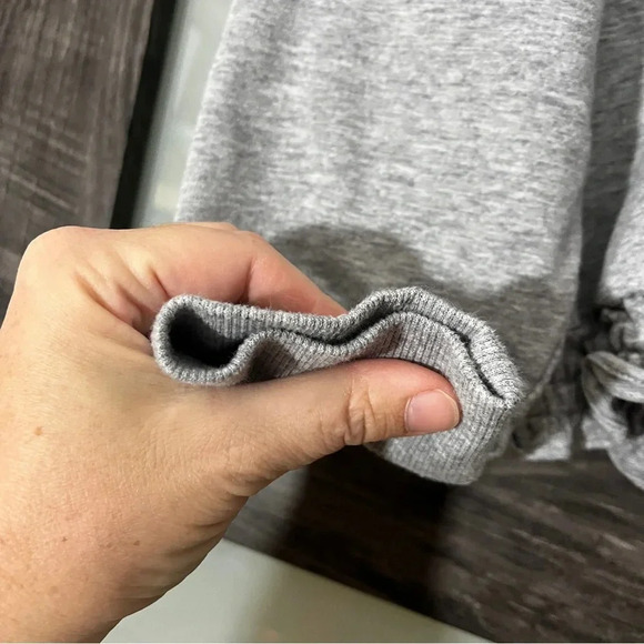 Michael Kors Cropped Smock Ruffle Waist Gray Sweatshirt Size Large Cotton Blend - Picture 8 of 8